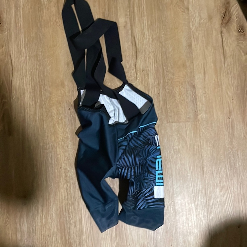 Cycling bib